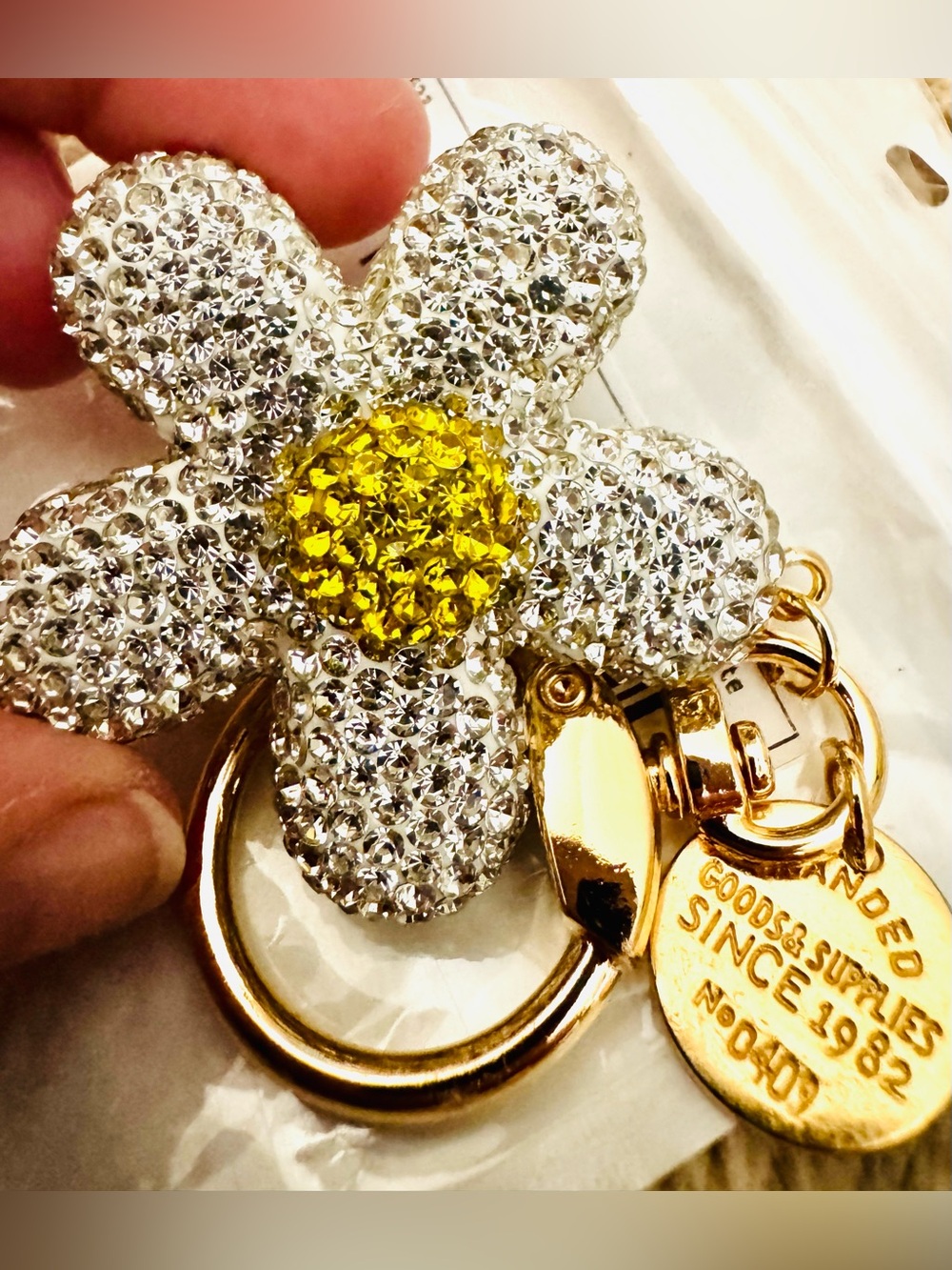 Sparkling Daisy Crystal Keyring bag charm - Gold tone & Yellow New - Picture 4 of 5